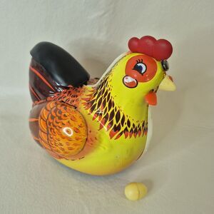 Vintage HEN LAYING Tin Toy with 1 EGG Works Chicken Farm Eclectic Battery Gag
